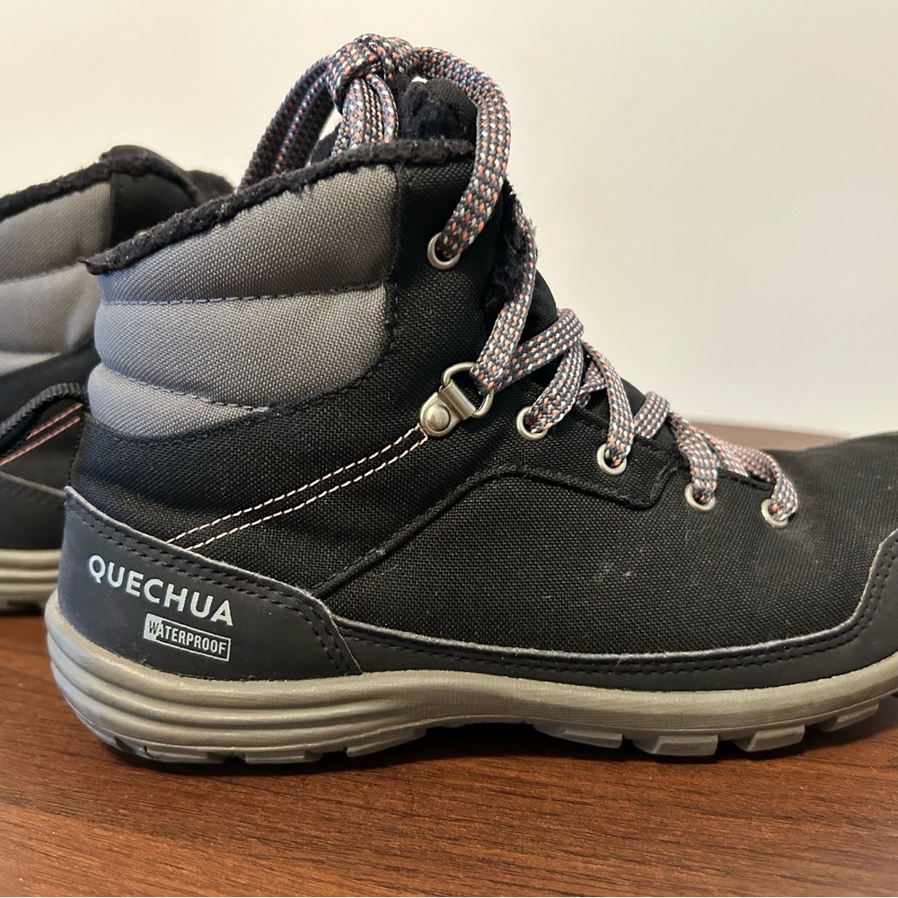 Quechua Black and Gray Women's Waterproof Snow Boots